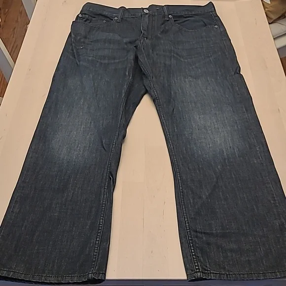 LIKE NEW Levi's 559 Relaxed Straight Medium Wash Mens Jeans - Picture 4 of 14